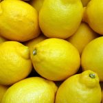 Ketahui 5 Efek Samping Akibat Terlalu Sering Minum Air Lemon