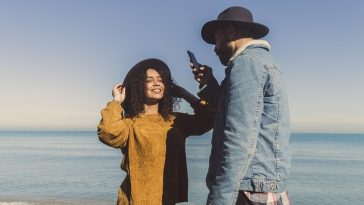 5 Zodiak Ini Ragu Mendekati Orang yang Dicintai, Ada Taurus!