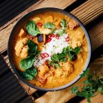 Hindari 5 Kesalahan Ini Saat Memasak Santan, Bisa Bikin Makanan Cepat Basi