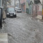 Hindari Lakukan 9 Hal Ini Saat Banjir Melanda, Jangan Berkendara Salah Satunya!