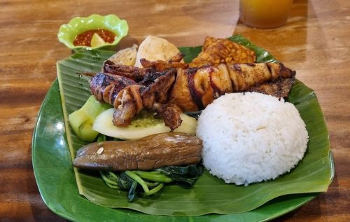 5 Kuliner Bali Ini Wajib Dicoba, Ada Sambal Bakar hingga Seafood Lezat!
