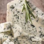 Deretan Manfaat Kesehatan Blue Cheese, Keju Berbau Tajam yang Bisa Cegah Obesitas