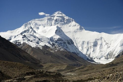 Nepal Bakal Perketat Syarat Pendaki Naik Gunung Everest