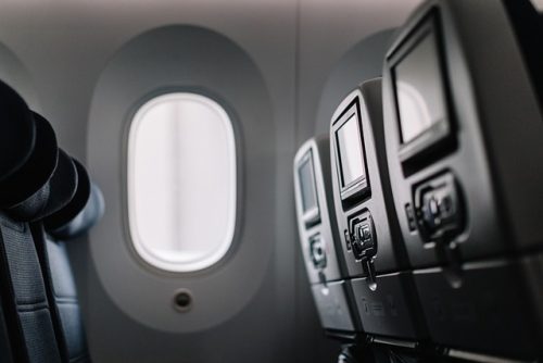 Ini Alasan Jendela Pesawat Harus Dibuka Saat Take Off dan Landing