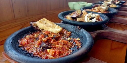 5 Kuliner Bali Ini Wajib Dicoba, Ada Sambal Bakar hingga Seafood Lezat!