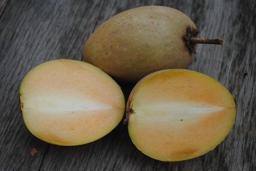 Inilah 5 Buah yang Lebih Baik Dimakan Tanpa Dikupas Kulitnya