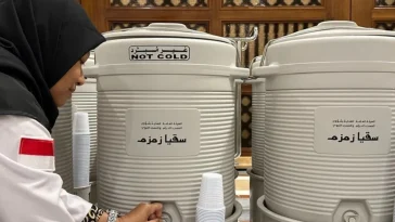 Jamaah Haji Dilarang Bawa Sendiri Air Zamzam ke Indonesia, Ini Penjelasannya