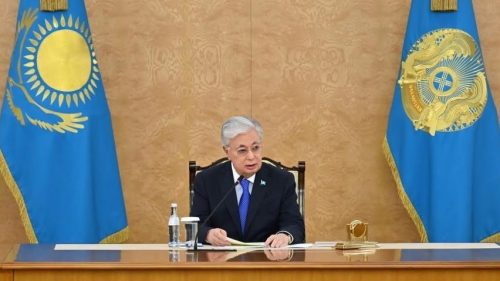 Kazakhstan Resmi Larang Penggunaan 'Cadar' di Tempat Umum