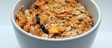 Inilah Manfaat dan Risiko Makan Granola Setiap Hari, Menurut Ahli Gizi