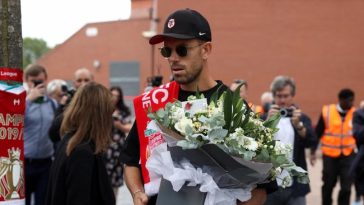 Jordan Henderson Menangis saat Beri Penghormatan untuk Diogo Jota