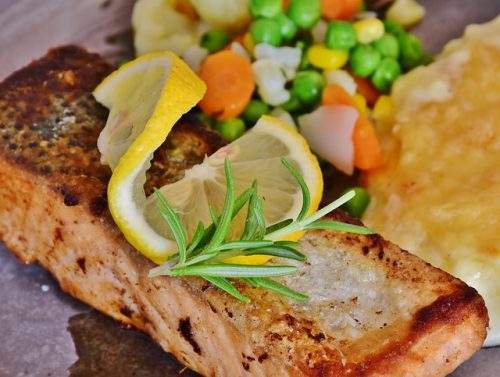 Bukan Digoreng, Ini 4 Cara Memasak Ikan yang Lebih Sehat dan Tetap Enak