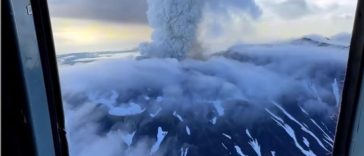 Setelah Gempa dan Tsunami, Kamchatka Rusia Dilanda Erupsi Gunung Berapi Pertama dalam 5 Abad