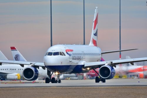 Pilot Tunda Penerbangan Gegara Temannya Belum Sampai di Bandara