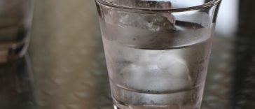 Selain Menyegarkan, Ini 5 Manfaat Minum Air Dingin yang Perlu Diketahui