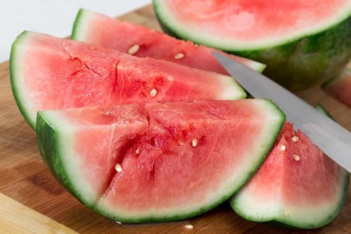 7 Jenis Buah Ini Ampuh Kurangi Lemak Perut Secara Sehat dan Alami