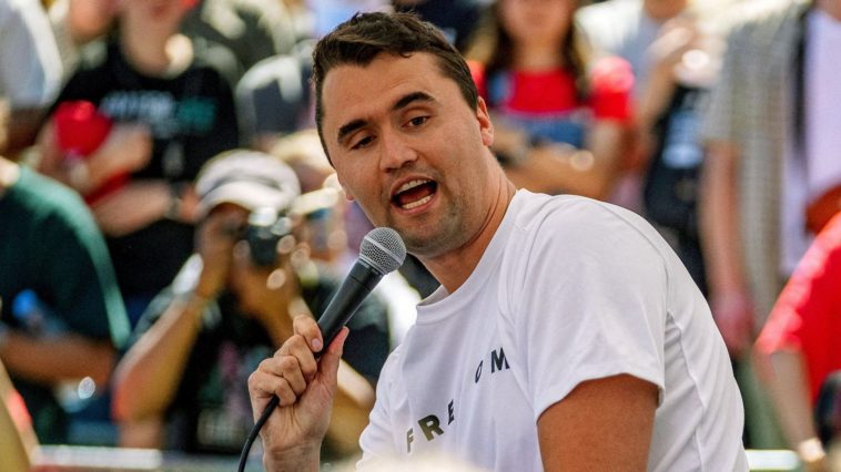 Donald Trump Umumkan Influencer Charlie Kirk Meninggal Usai Ditembak di Leher