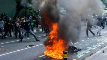 YLBHI: 3.337 Orang di 20 Kota Ditangkap Polisi, 1.042 Orang Terluka dan 10 Tewas dalam Demo Sepekan