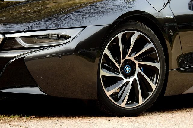 7 Tips Cegah Ban Mobil Botak Sebelah, Termasuk Gaya Nyetir!