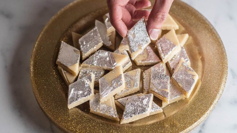 7 Manisan yang Khas Saat Perayaan Diwali, Ada Kaju Katli!