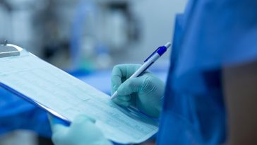 Ini Alasan Pasien Dilarang Makan dan Minum Sebelum Operasi