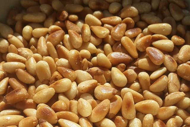 9 Manfaat Kacang Pinus, dari Turunkan Gula Darah hingga Jaga Jantung