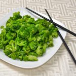 7 Makanan dan Minuman yang Sebaiknya Dihindari dalam Penerbangan