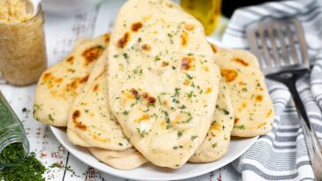 Daftar 10 Roti Terbaik di Dunia Versi TasteAtlas, Ada Garlic Butter Naan dari India