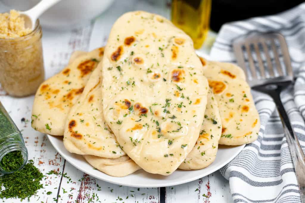 Daftar 10 Roti Terbaik di Dunia Versi TasteAtlas, Ada Garlic Butter Naan dari India