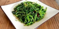 Ini Cara Masak Tumis Kangkung agar Daunnya Tetap Segar dan Hijau
