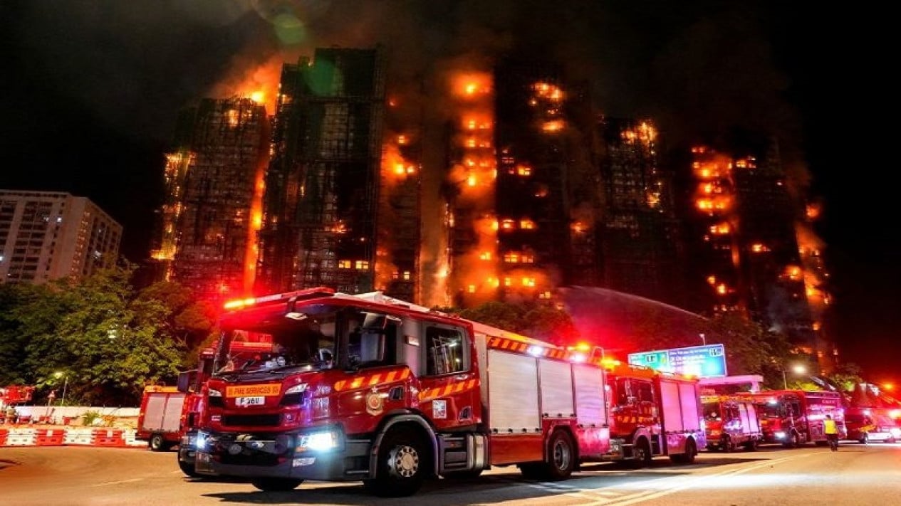 Damkar Ungkap Kejanggalan Kebakaran 7 Gedung Apartemen Hong Kong