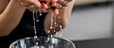 Benarkah Air Es Batu Baik untuk Wajah? Ini Penjelasan Ilmiahnya