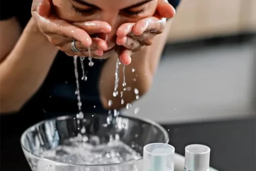 Benarkah Air Es Batu Baik untuk Wajah? Ini Penjelasan Ilmiahnya
