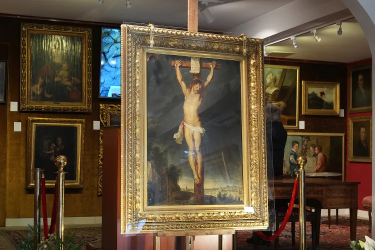 Sempat Hilang 4 Abad Lamanya, Lukisan Yesus Disalib Laku Rp41 Miliar