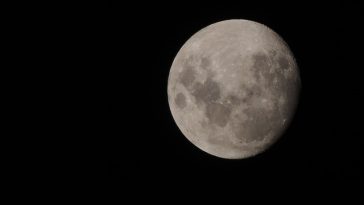 Fenomena Langit Januari 2026: Supermoon Hingga Hujan Meteor