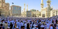 Arab Saudi Blokir 1.800 Travel Umrah, Visa Jamaah Tak Bisa Keluar