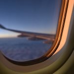 Inilah 4 Kepribadian Orang yang Suka Duduk di Kursi Jendela saat Bepergian