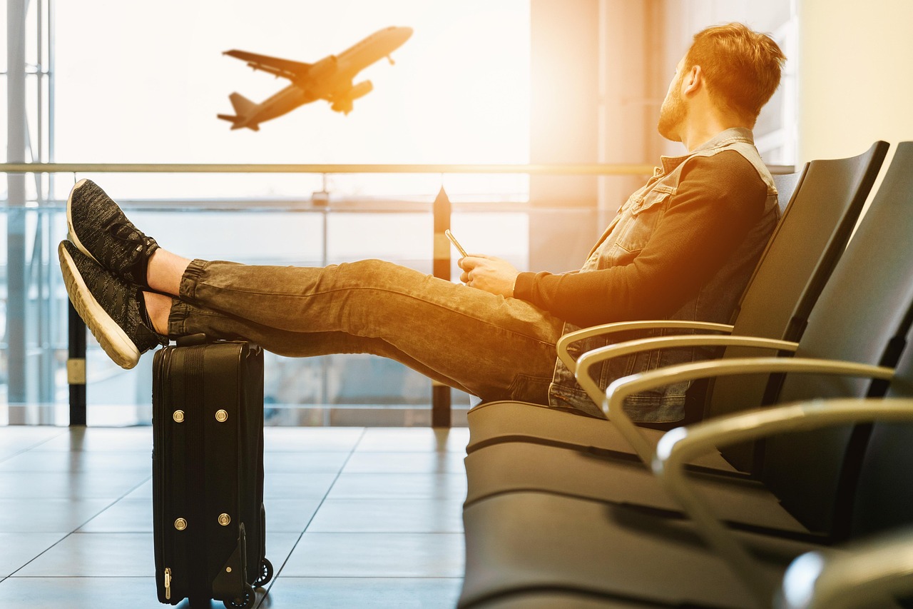 7 Tips Koper Keluar Pertama dari Bagasi Pesawat saat Tiba