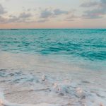 Cara merencanakan liburan: Pantai tropis yang menenangkan untuk liburan anti stres