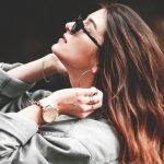 Ilustrasi OOTD konser musik 2026. [Foto: Фотограф Лисовский Стас via Pexels]