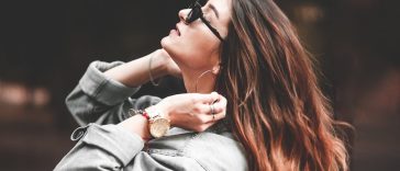 Ilustrasi OOTD konser musik 2026. [Foto: Фотограф Лисовский Стас via Pexels]