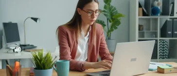 Kesalahan personal branding LinkedIn menjadi perhatian seorang profesional dalam membangun profil personal brand-nya