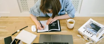 Jalur karier alternatif freelance untuk fresh graduate selain kerja kantoran