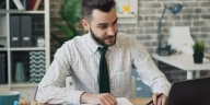 Sumber pendapatan portofolio career: Perbandingan retainer, ekuitas, dan proyek jangka pendek sebagai sumber pendapatan portfolio career