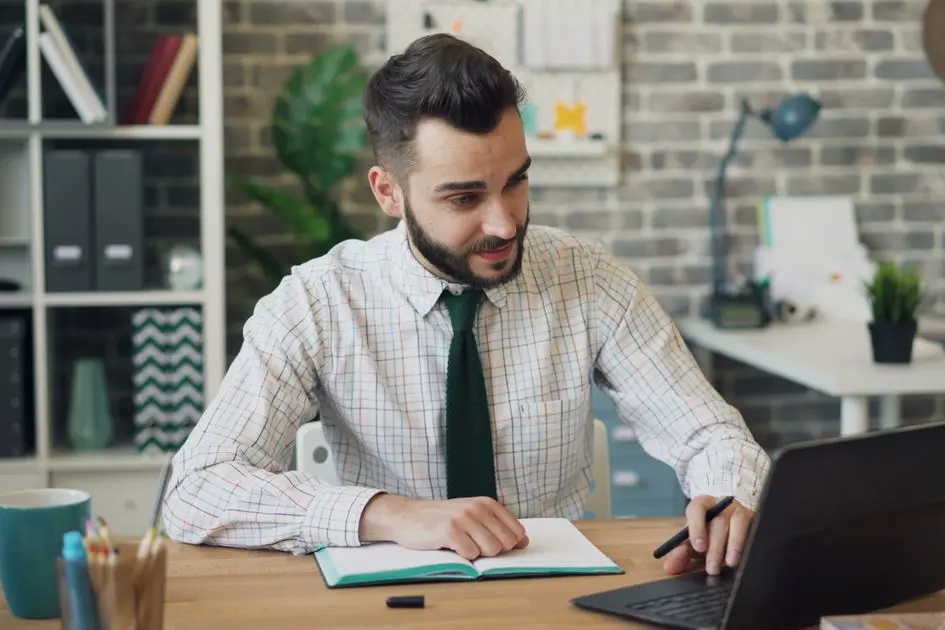 Sumber pendapatan portofolio career: Perbandingan retainer, ekuitas, dan proyek jangka pendek sebagai sumber pendapatan portfolio career